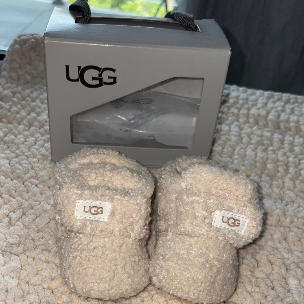 UGG Cream Sheepskin Slippers Cozy Indoor Mule